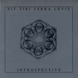 Imagem de 'Sit Tibi Terra Levis / Introspective'