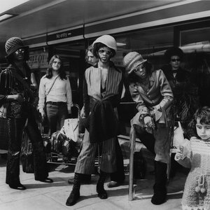 “Sly & The Family Stone”的封面