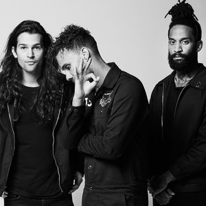 Imagem de 'The Fever 333'