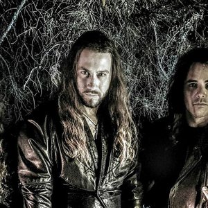 “Crimson Fire”的封面