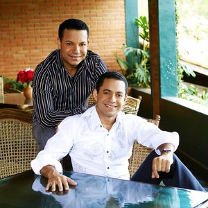 “Daniel & Samuel”的封面