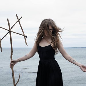 “Myrkur”的封面