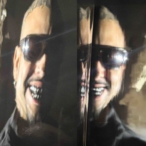 “FACE”的封面