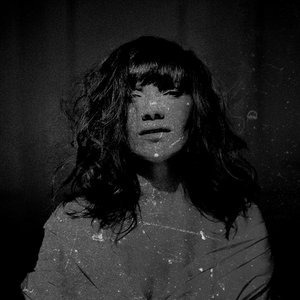 Imagen de 'Live A Burden, Die A Curse'
