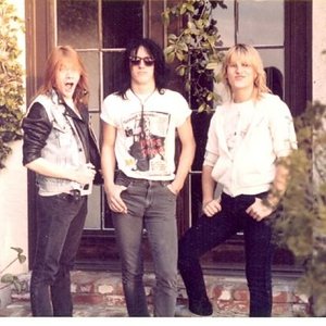“Hollywood Rose”的封面