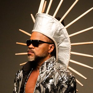 Изображение для 'Carlinhos Brown'