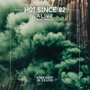 “Alive”的封面