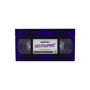 “Entertainment”的封面