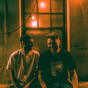 “Clearings”的封面