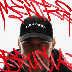 “Mentre Los Angeles Brucia”的封面