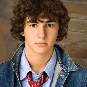 Imagem de 'Aaron Simon Gross'