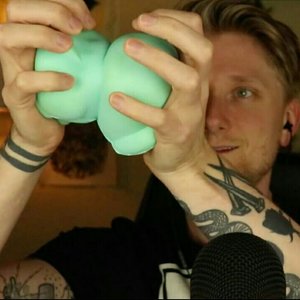 'Asmr 100 Triggers (In 70 Minutes)' için resim
