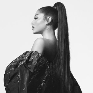 “Ariana Grande”的封面