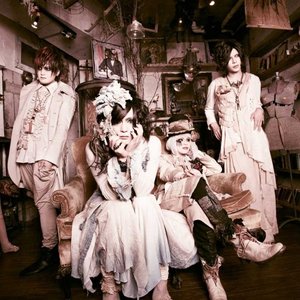 “yazzmad”的封面