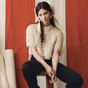 “Gracie Abrams”的封面