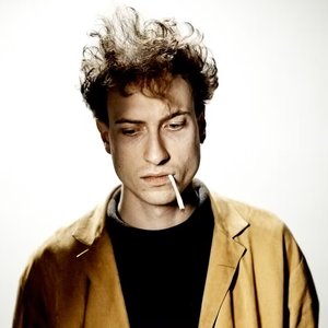 “Daniel Blumberg”的封面