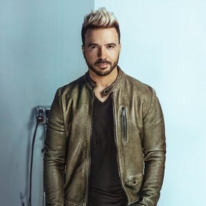 “Luis Fonsi”的封面