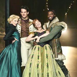 “Original Broadway Cast of Frozen”的封面