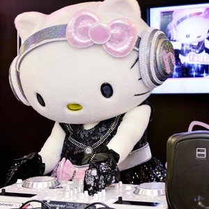 Image pour 'DJ Hello Kitty'