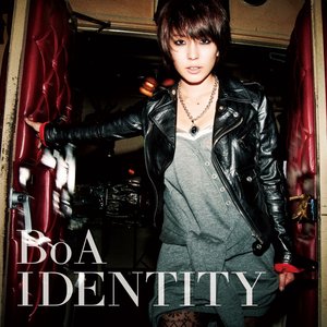 “IDENTITY”的封面