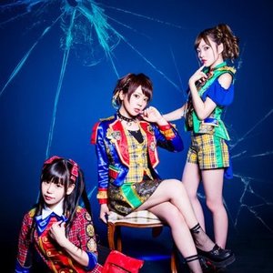 “アンドクレイジー”的封面