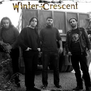“Winter Crescent”的封面