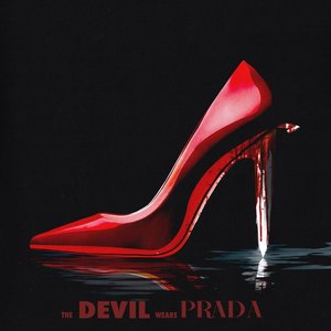 “THE DEVIL WEARS PRADA”的封面