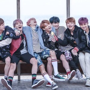 'BTS' için resim