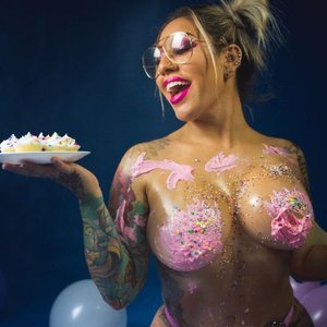 “Lexi Layne”的封面