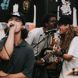 “Hereditary”的封面