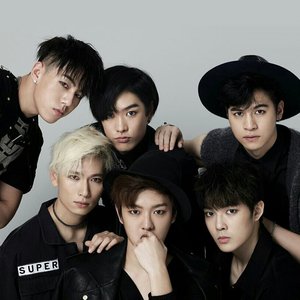 “CROSS GENE”的封面