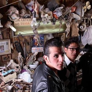 “Los Pardos”的封面