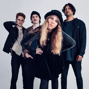 Image pour 'Joan & the Giants'