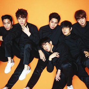 “Shinhwa”的封面