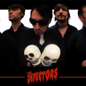 “The Defectors”的封面