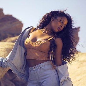 Zdjęcia dla 'Victoria Monet'