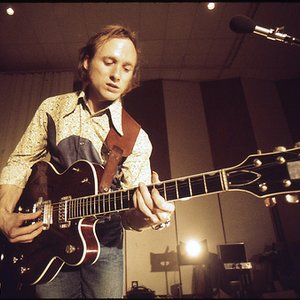 “Stephen Stills”的封面