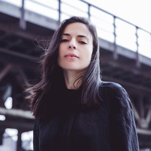 “Maayan Nidam”的封面