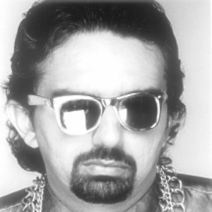 “Falcão”的封面