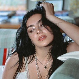 Immagine per 'Charli xcx'