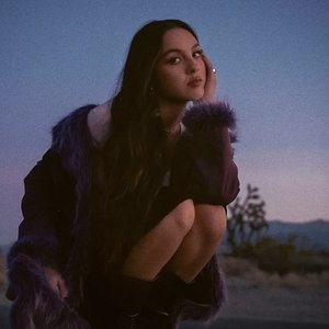 'Olivia Rodrigo'の画像