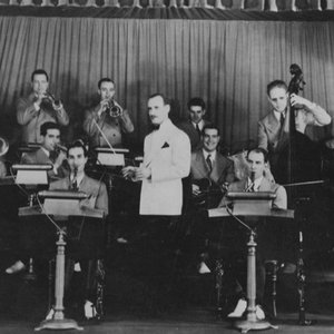 Bild für 'Larry Clinton & His Orchestra'