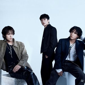 “FTISLAND”的封面