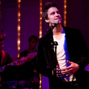 Image pour 'Gavin Creel'