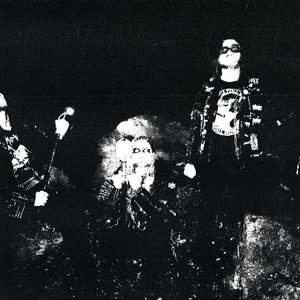 “Prehistoric War Cult”的封面
