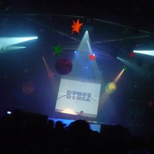“Strez”的封面