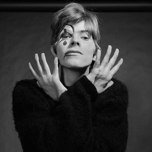 'David Bowie' için resim