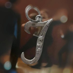 Изображение для 'J'