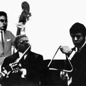 “Sambrasa Trio”的封面
