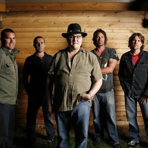 “Blues Traveler”的封面